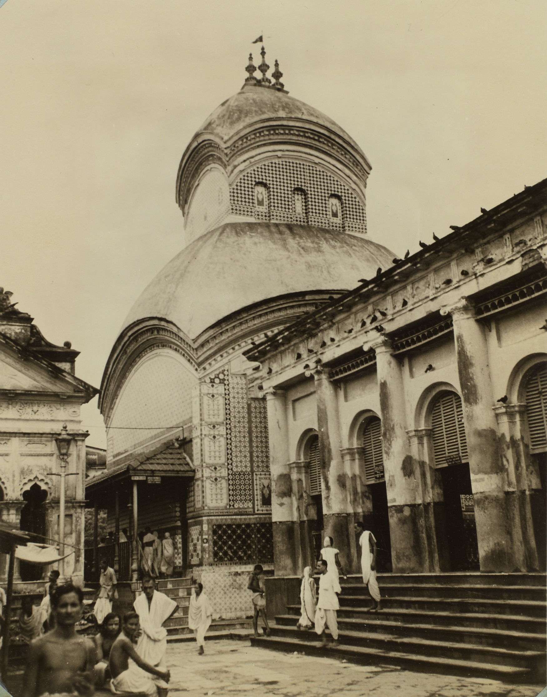Kalighat Temple, Calcutta.jpg Kalighat Temple, Calcutta